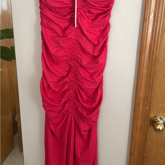 Susana Monaco Red Strapless Ruched Gown - Picture 4 of 6